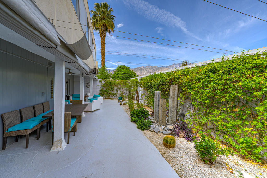 477 Desert Lakes Drive - Photo 30