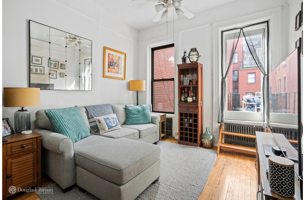 104 W 73rd St - Photo 1