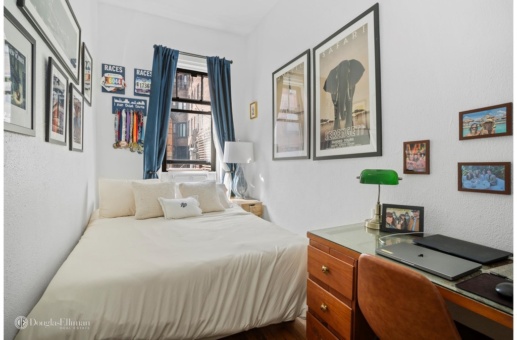 104 W 73rd St - Photo 3