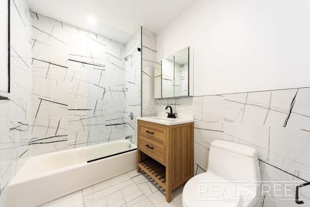 1439 Lincoln Place - Photo 8