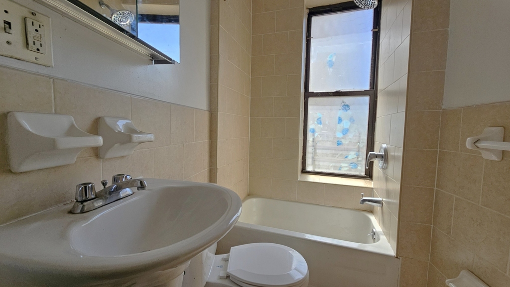 West 181st Street - Photo 7