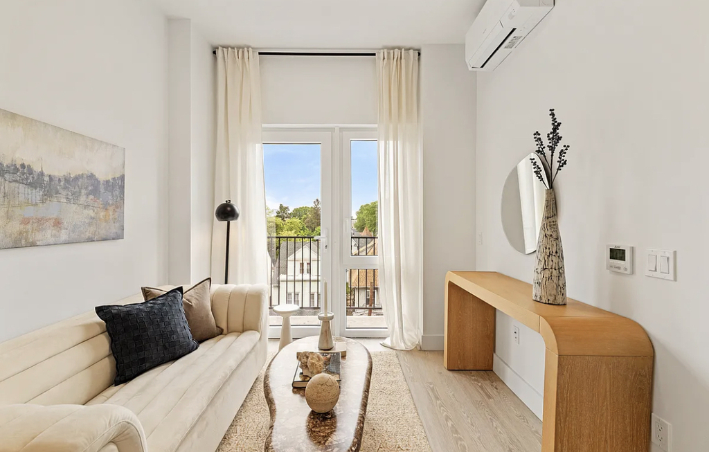 706 East 32nd Street - Photo 9