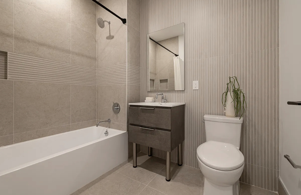 706 East 32nd Street - Photo 3
