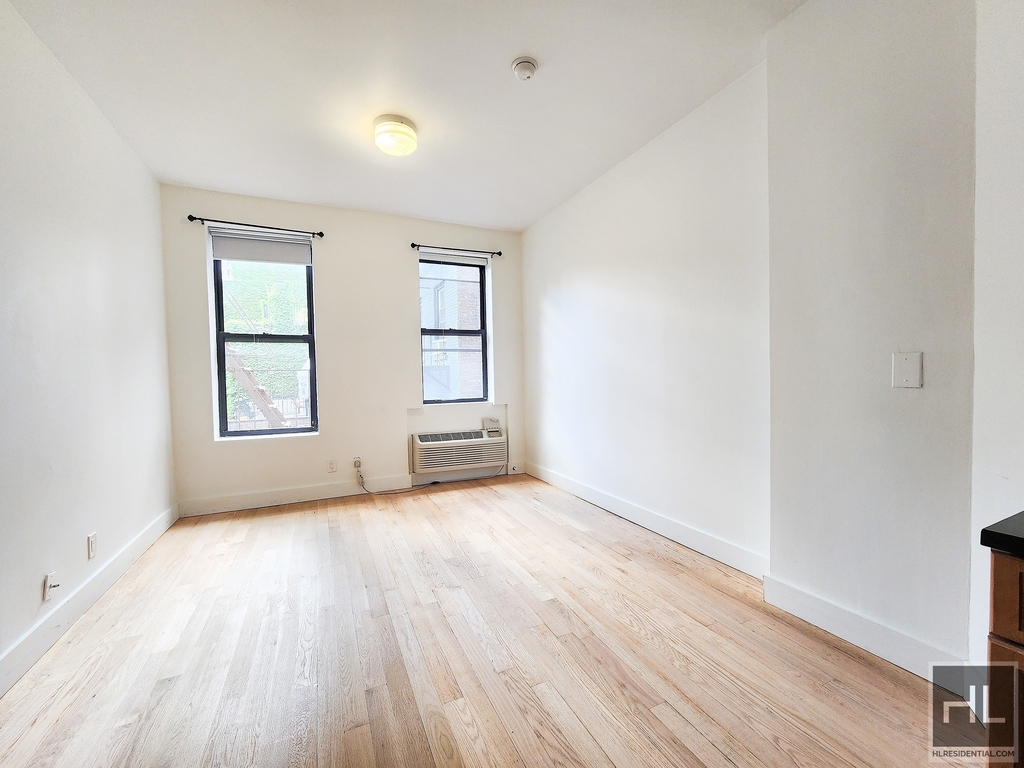 2nd Avenue - Photo 0