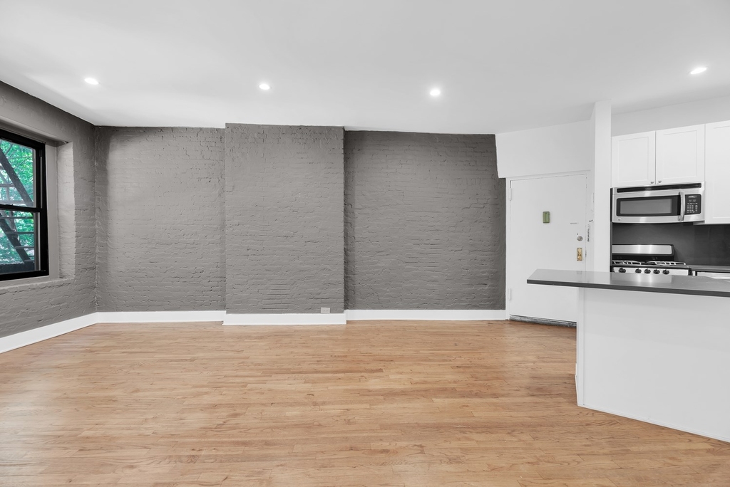 East 95th Street - Photo 1