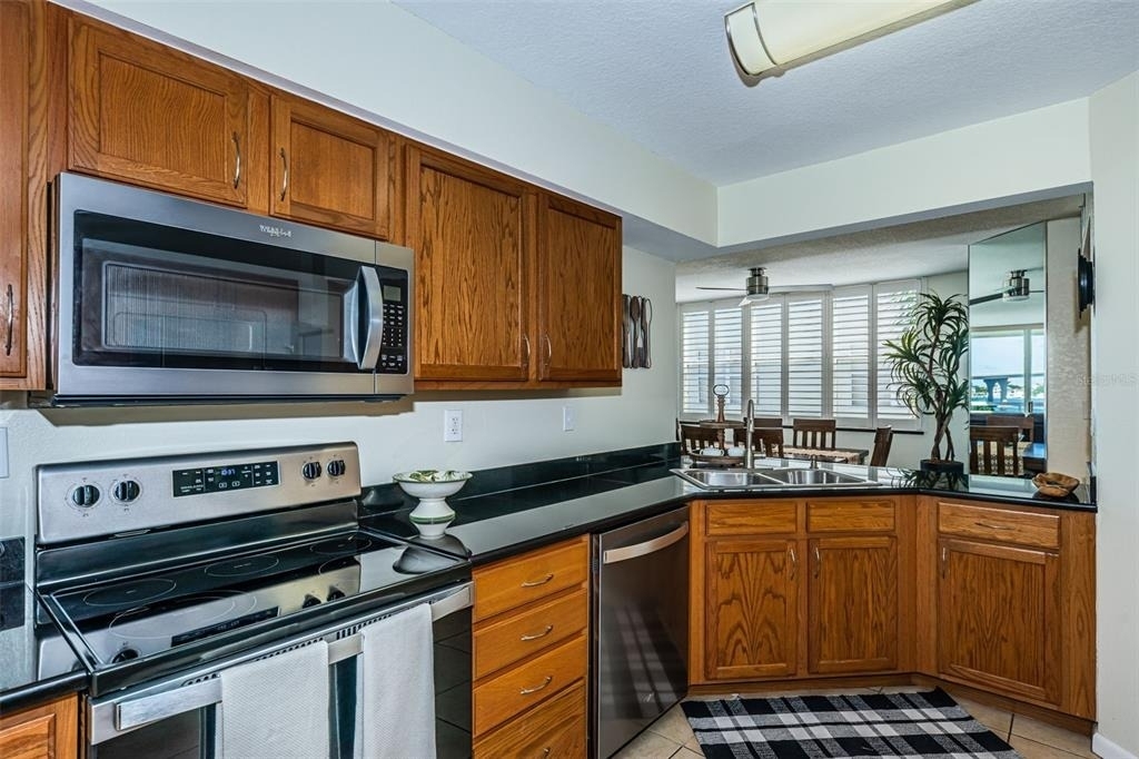 6081 Bahia Del Mar Circle - Photo 2