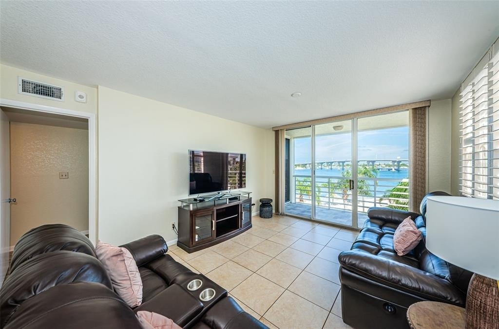 6081 Bahia Del Mar Circle - Photo 9