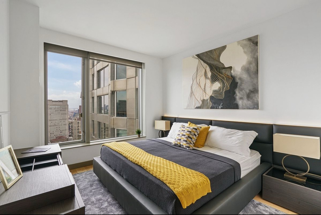 Spruce Street - Photo 2