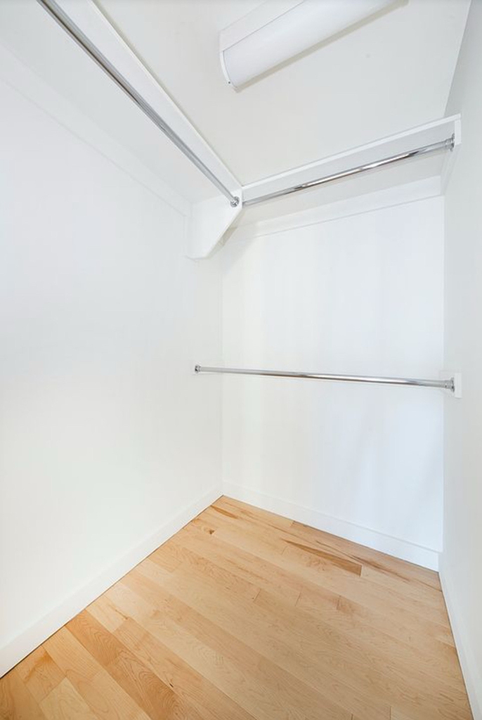 Spruce Street - Photo 4