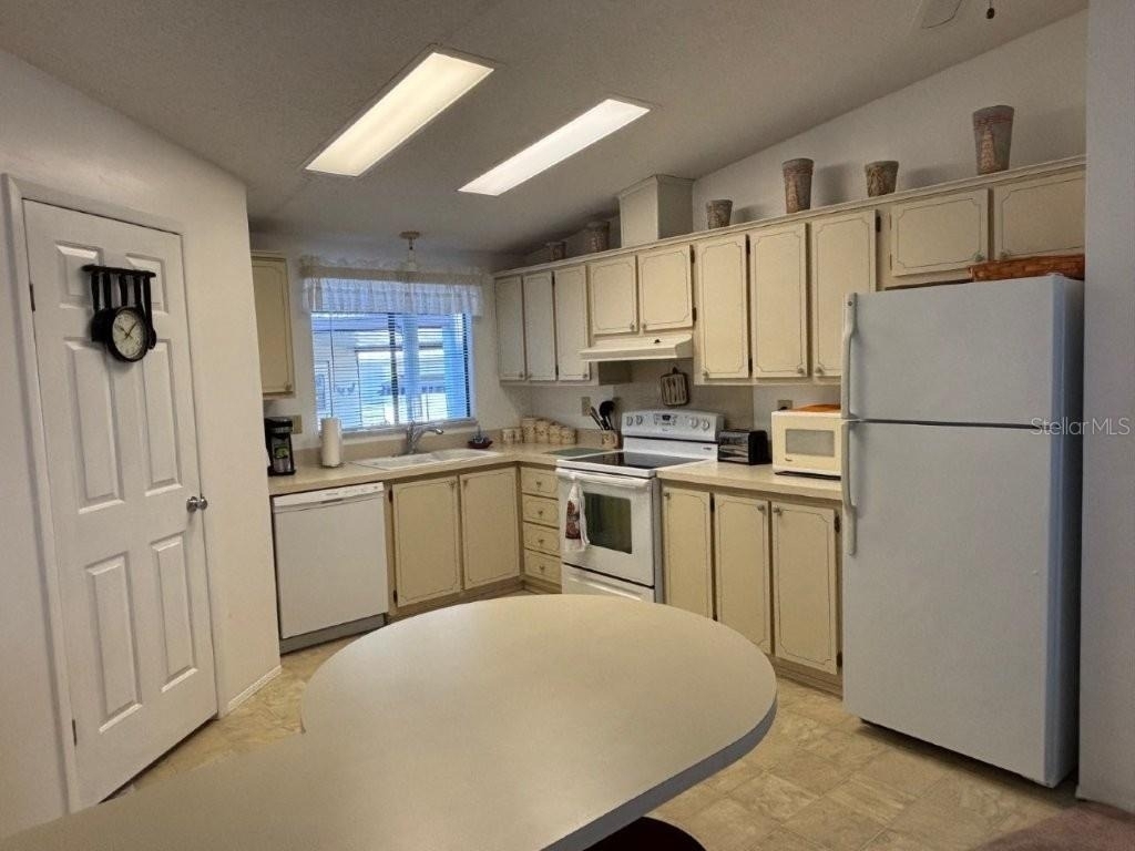 617 Webb Way - Photo 4