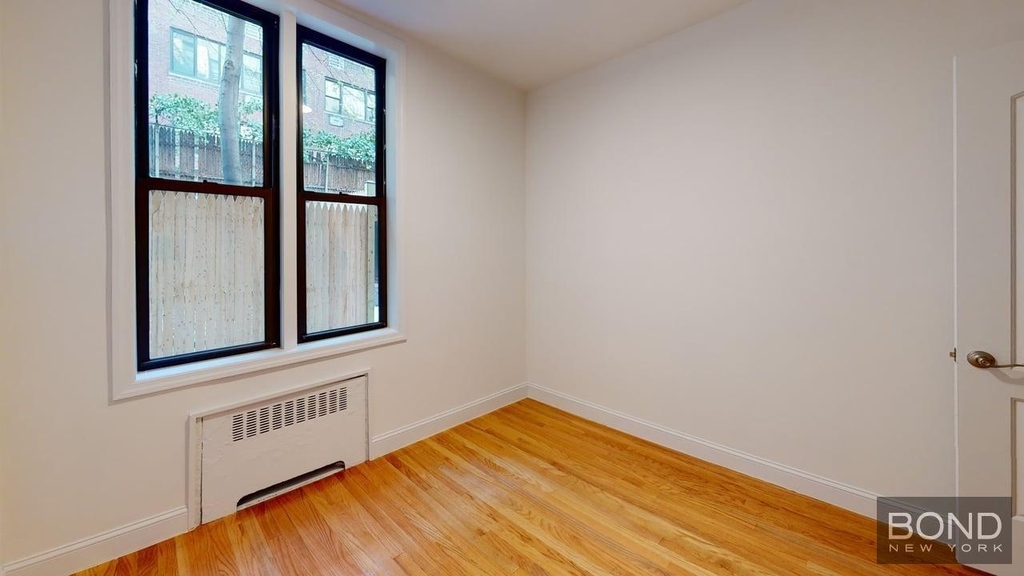 340 East 53rd Street - Photo 9