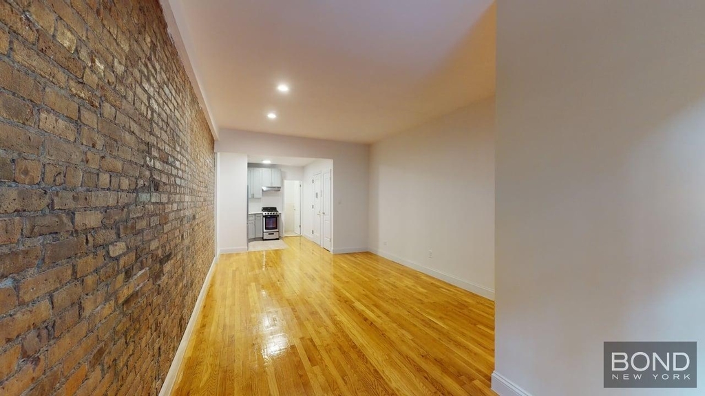 340 East 53rd Street - Photo 4