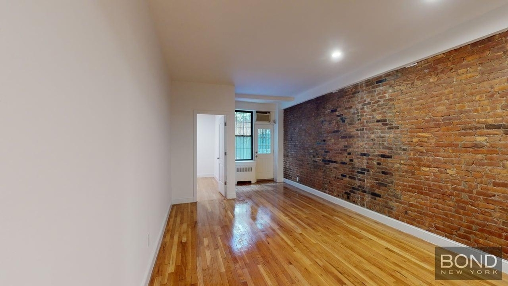 340 East 53rd Street - Photo 3