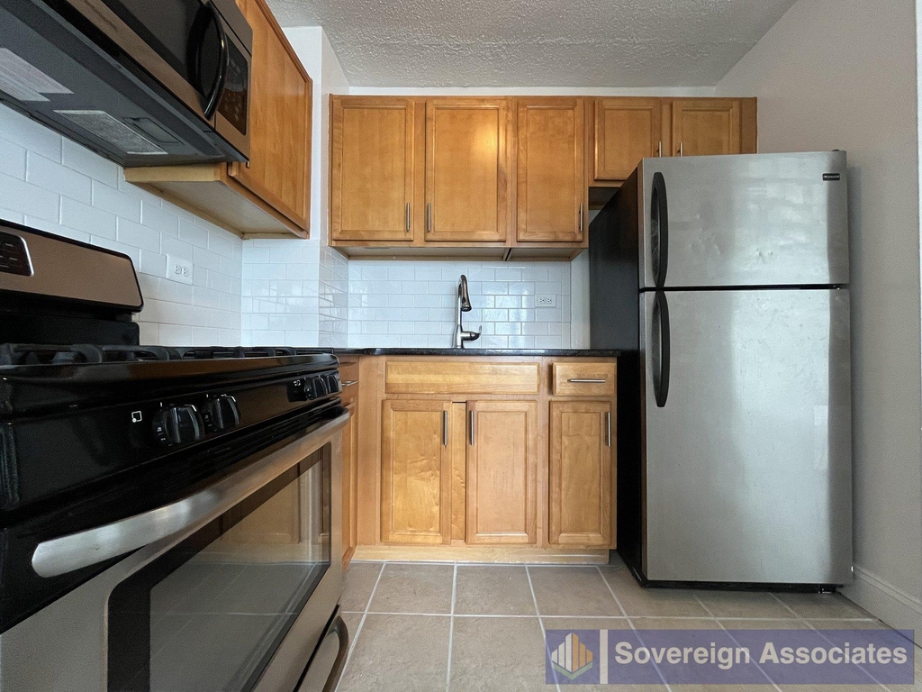 3333 Broadway - Photo 4