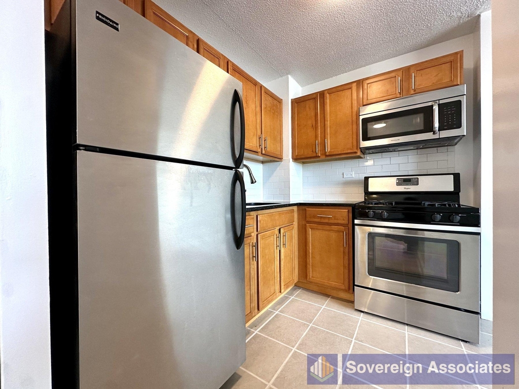 3333 Broadway - Photo 4
