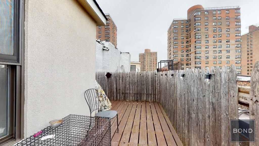 East 106th Street - Photo 5