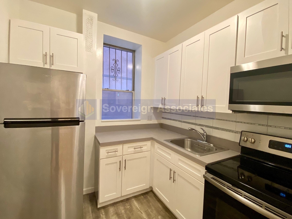 201 West 105th Street - Photo 6