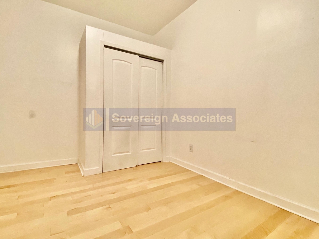 201 West 105th Street - Photo 12