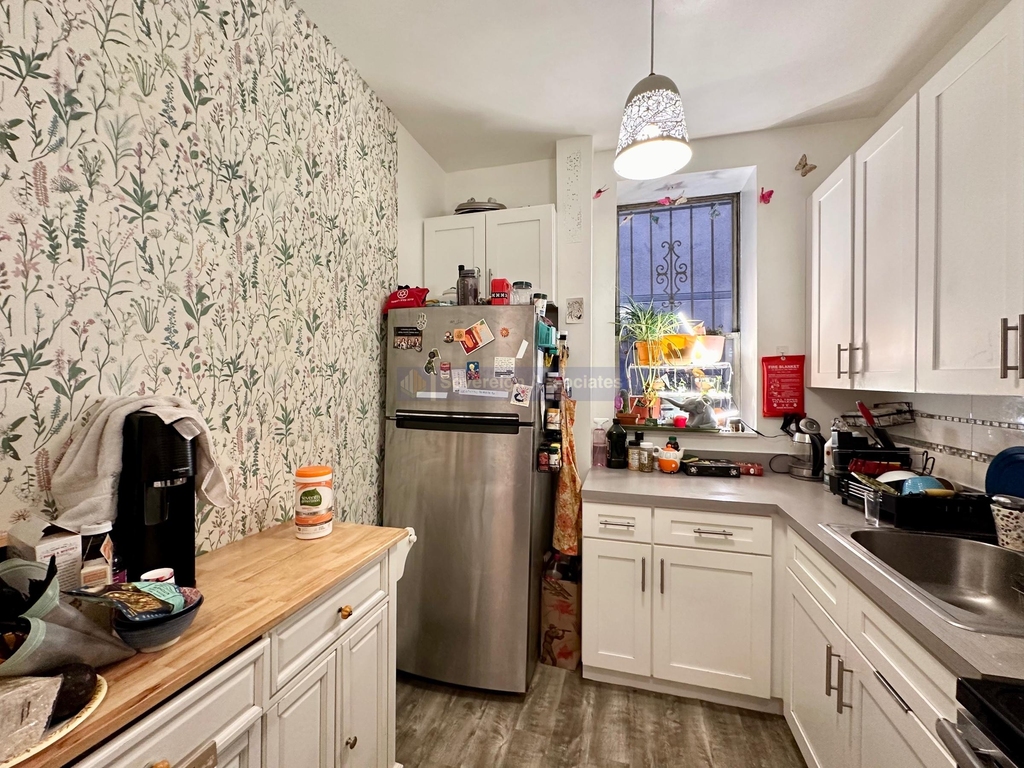 201 West 105th Street - Photo 4