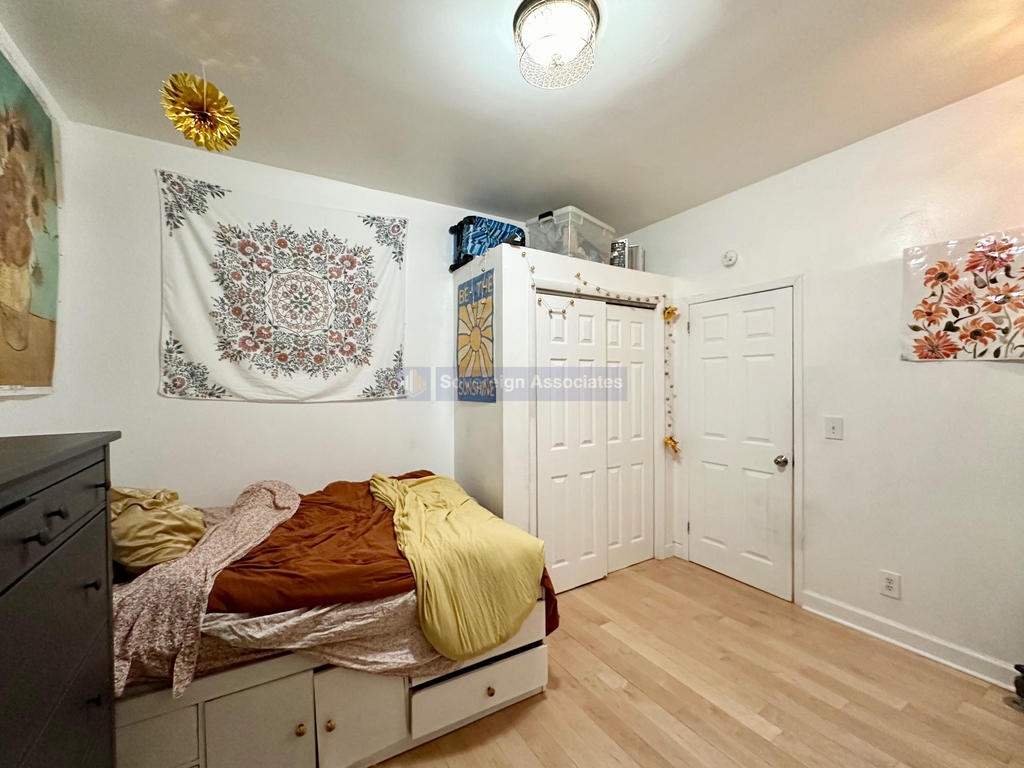 201 West 105th Street - Photo 17