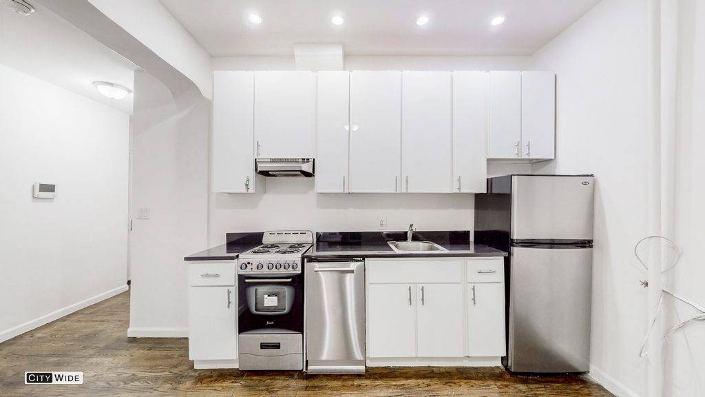 185 Avenue C - Photo 1