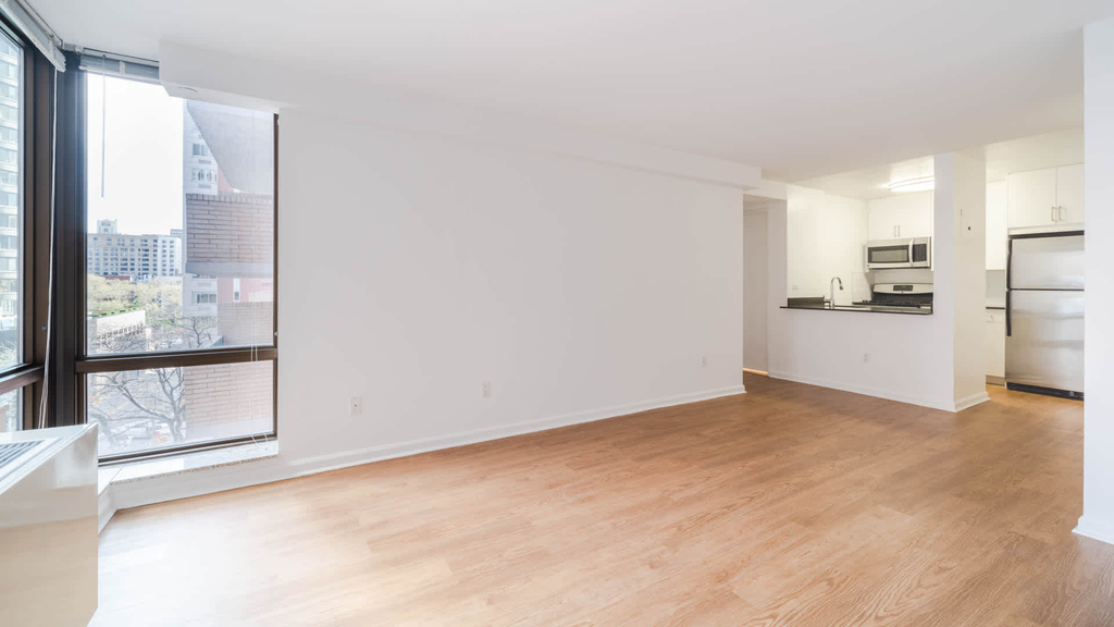 300 E. 39th St. - Photo 7