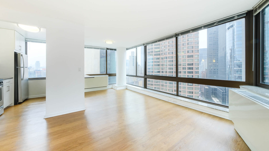 300 E. 39th St. - Photo 8