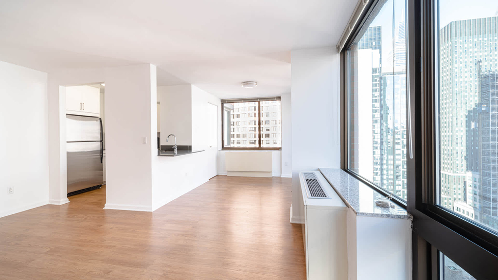300 E. 39th St. - Photo 9