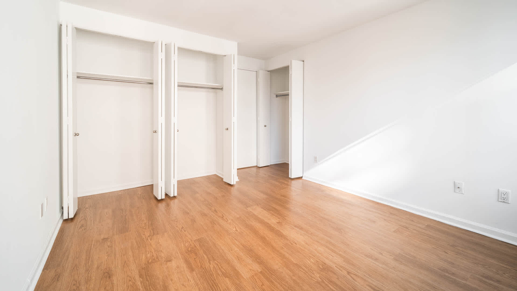 300 E. 39th St. - Photo 45