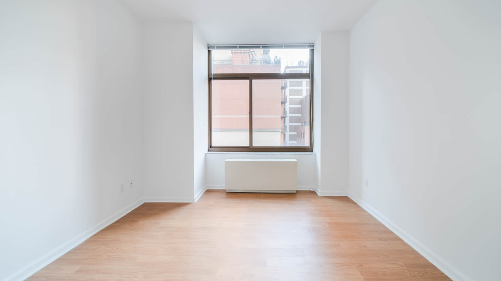 300 E. 39th St. - Photo 23
