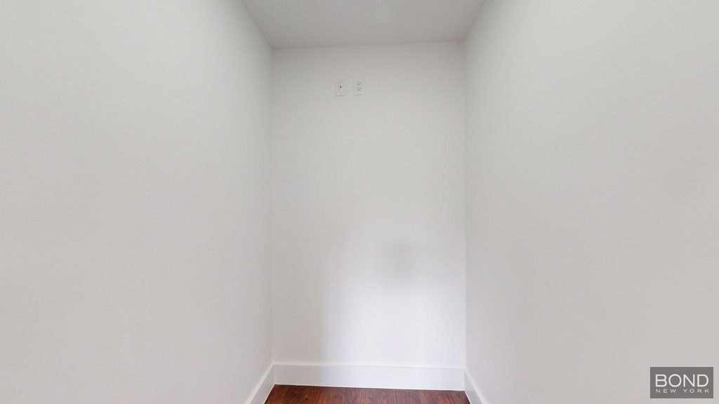 Second Avenue - Photo 5