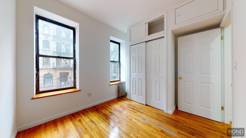 214 East 10th Street - Photo 4