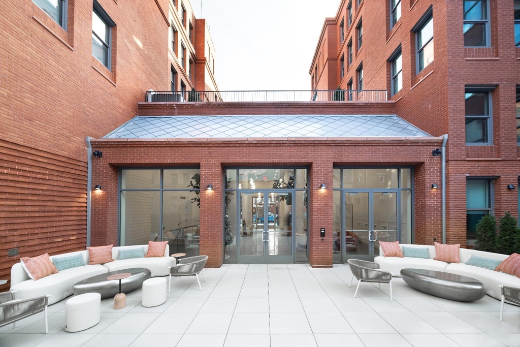 Sterling Place - Photo 2
