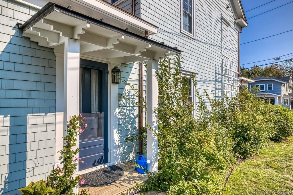 475 Youngs Avenue - Photo 1