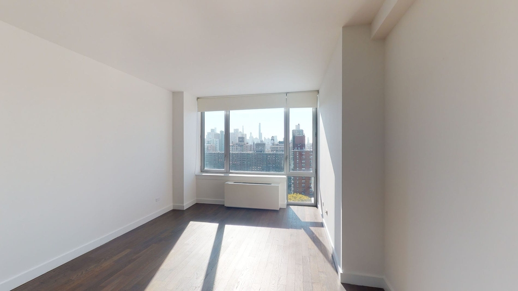 801 Amsterdam Ave - Photo 1