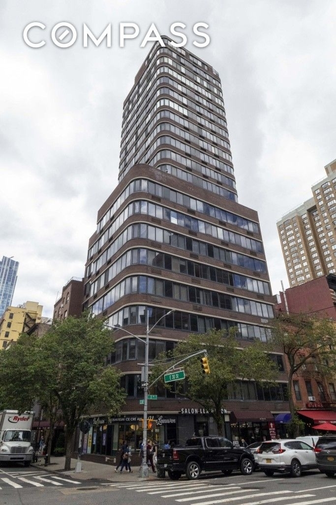 159 E 30th Street - Photo 4