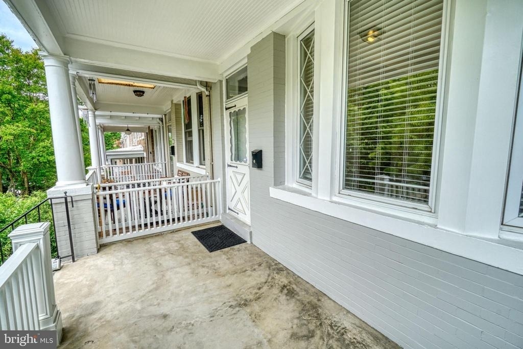 1821 Kilbourne Place Nw - Photo 4
