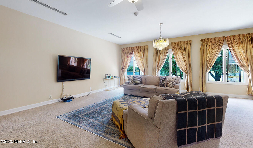 7987 Hollyridge Road - Photo 15