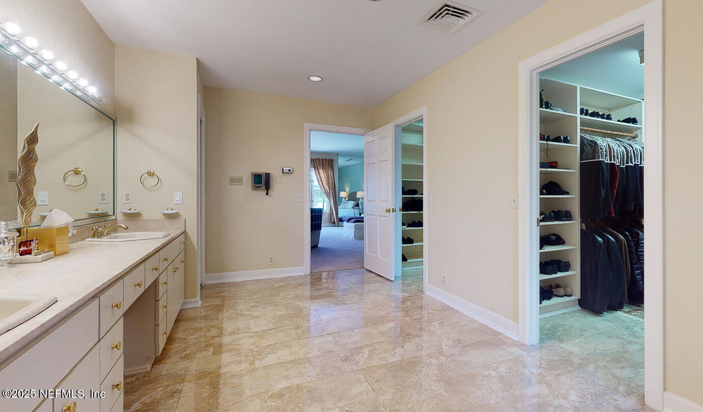 7987 Hollyridge Road - Photo 7