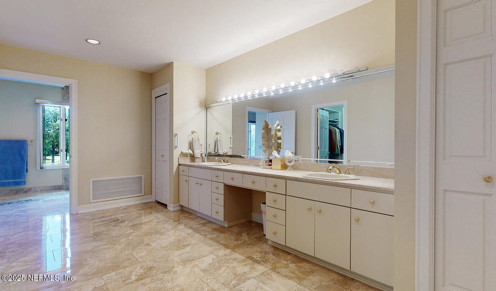 7987 Hollyridge Road - Photo 5