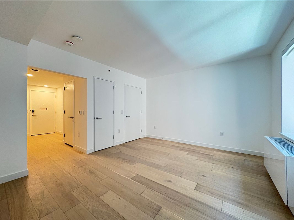 50th Avenue - Photo 4
