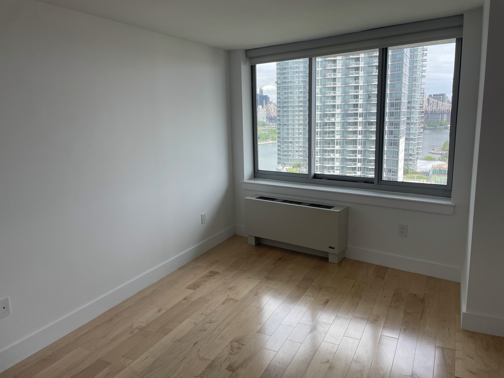 Center Boulvard - Photo 2