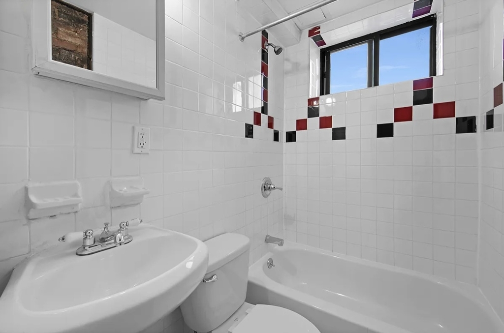 520 East 14th Street - Photo 4