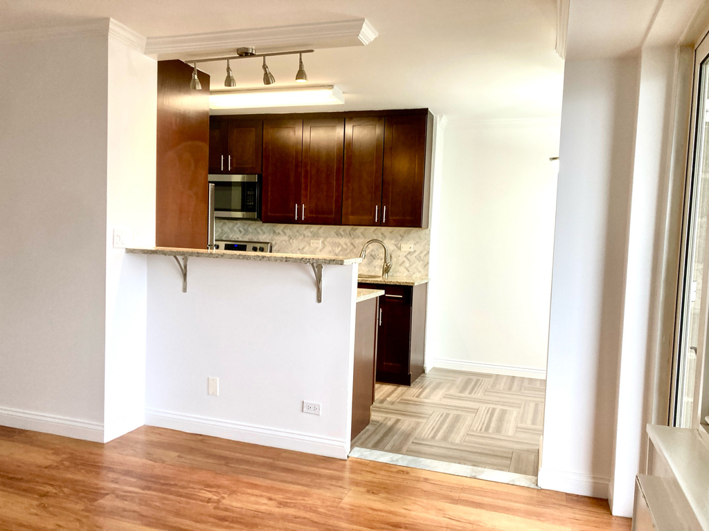 747 10th Avenue - Photo 4