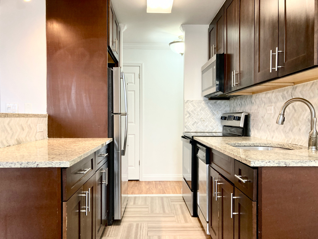 747 10th Avenue - Photo 7