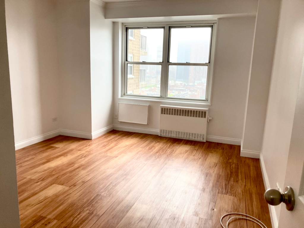 747 10th Avenue - Photo 11