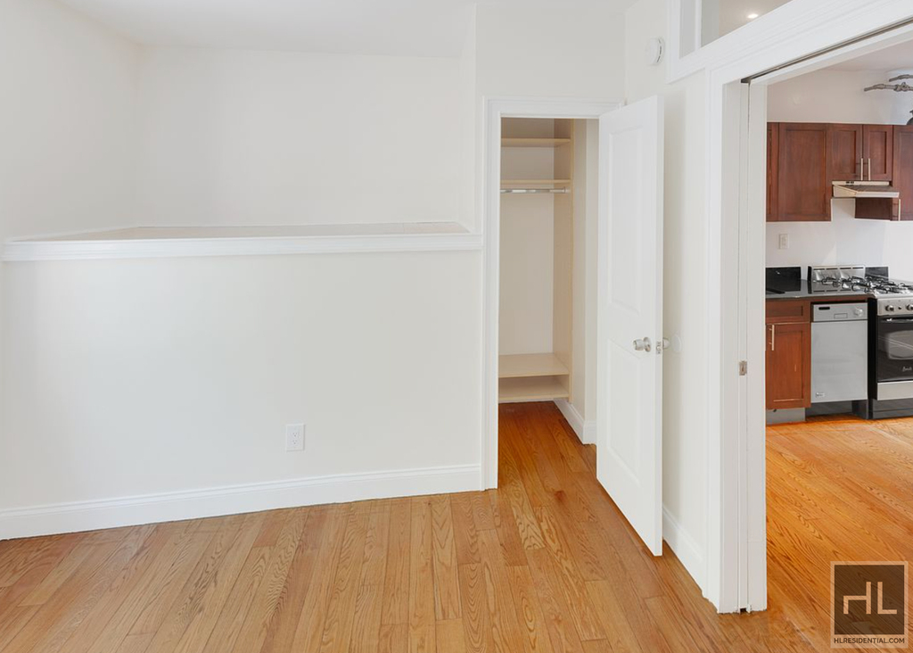 West 11th Street - Photo 5