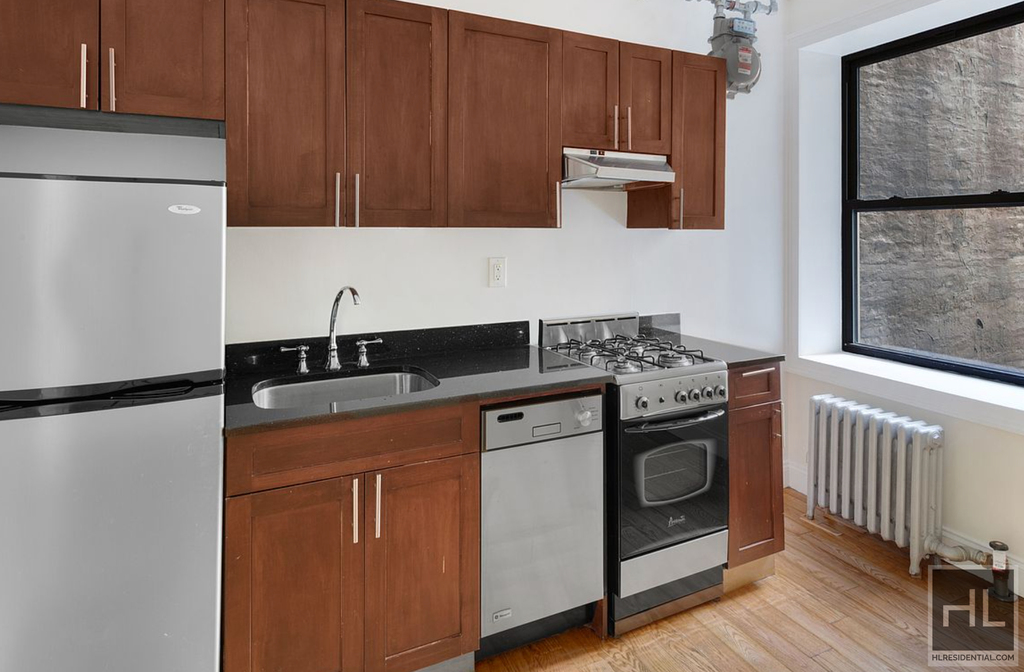 West 11th Street - Photo 1