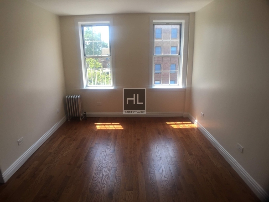 West 13 Street - Photo 4