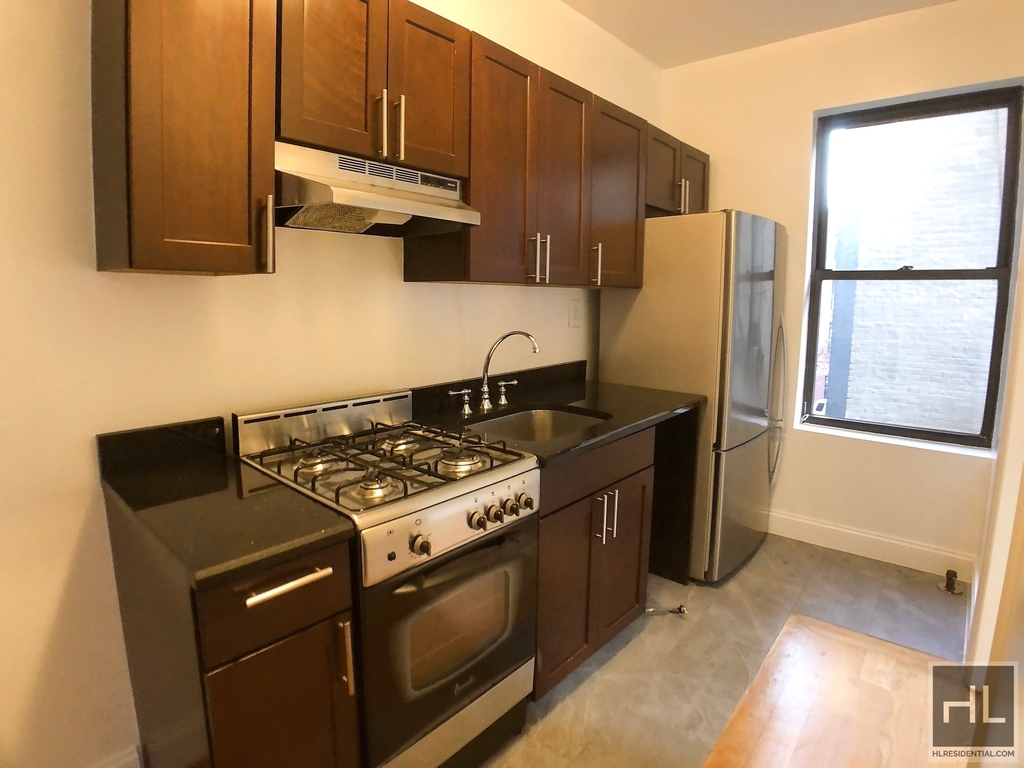 West 11th Street - Photo 2